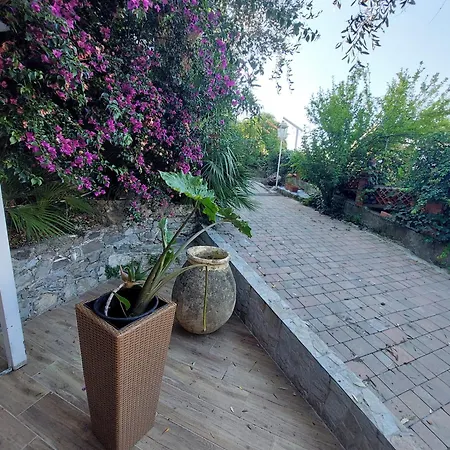 Riviera Garden Апартаменты Генуя